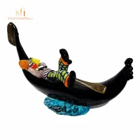 زينة مهرّج زجاجية