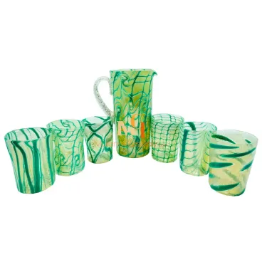 طقم كاسات من تصميم أنيق