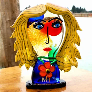 تمثال كلاسيكي من زجاج لبيكاسو