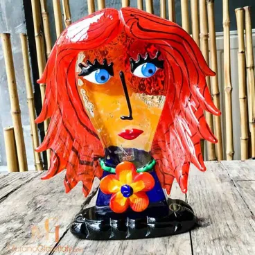 تمثال كلاسيكي من زجاج لبيكاسو