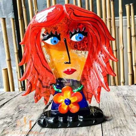 Современная стеклянная скульптура