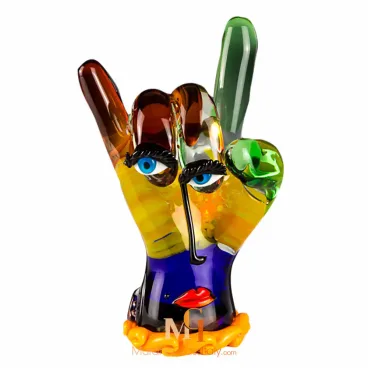 ما الأخبار - منحوتة يد من زجاج مورانو