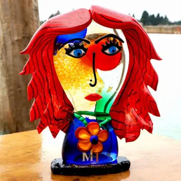 تمثال كلاسيكي من زجاج لبيكاسو