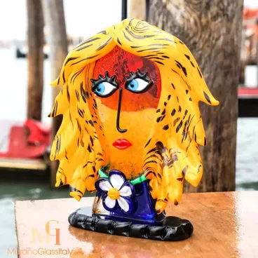 تمثال كلاسيكي من زجاج لبيكاسو