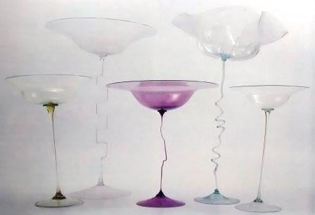 Pair of White Handblown Wine Glasses with Spiral Motifs - Luxury