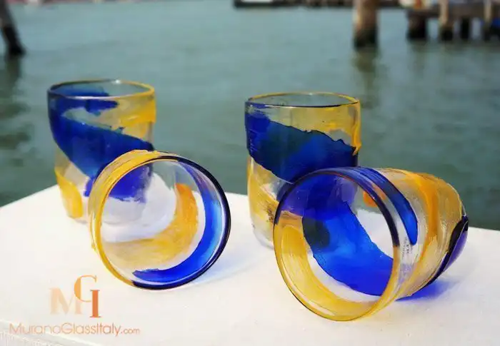 威尼斯彩绘吹制玻璃杯 – 产品正面图