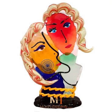 تمثال بيكاسو من الزجاج المنفوخ