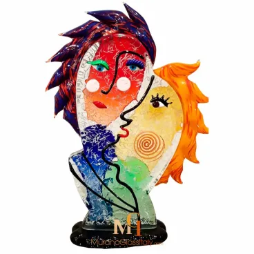 تمثال بيكاسو من الزجاج المنفوخ