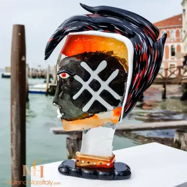 روكي - منحوتة زجاجية كبيرة