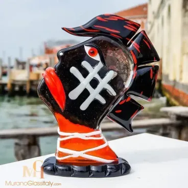 هاشتاغ - فن النحت على الزجاج