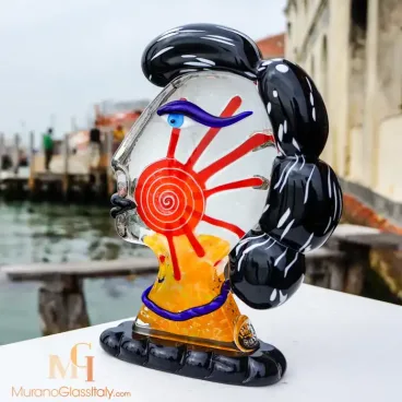 لوس - منحوتة وجه بيكاسو