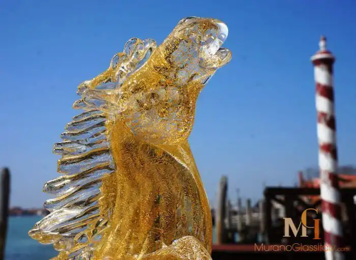 Aramis – Venezianische Skulptur Pferd mit 24 Kt Gold – Ausschnitt Skulptur Pferd