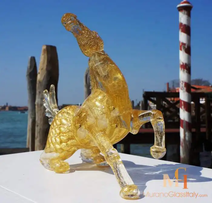 Aramis – Venezianische Skulptur Pferd mit 24 Kt Gold – Seitenansicht Skulptur Pferd