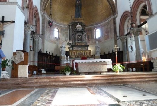 Santa Maria and San Donato - inside (Murano) Santa Maria and San Donato - inside (Murano), photography by Abxbay.