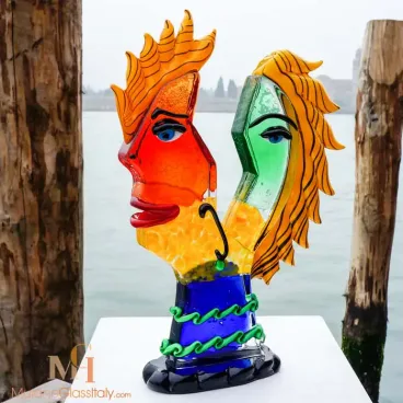 رأس من الزجاج المنفوخ لبيكاسو