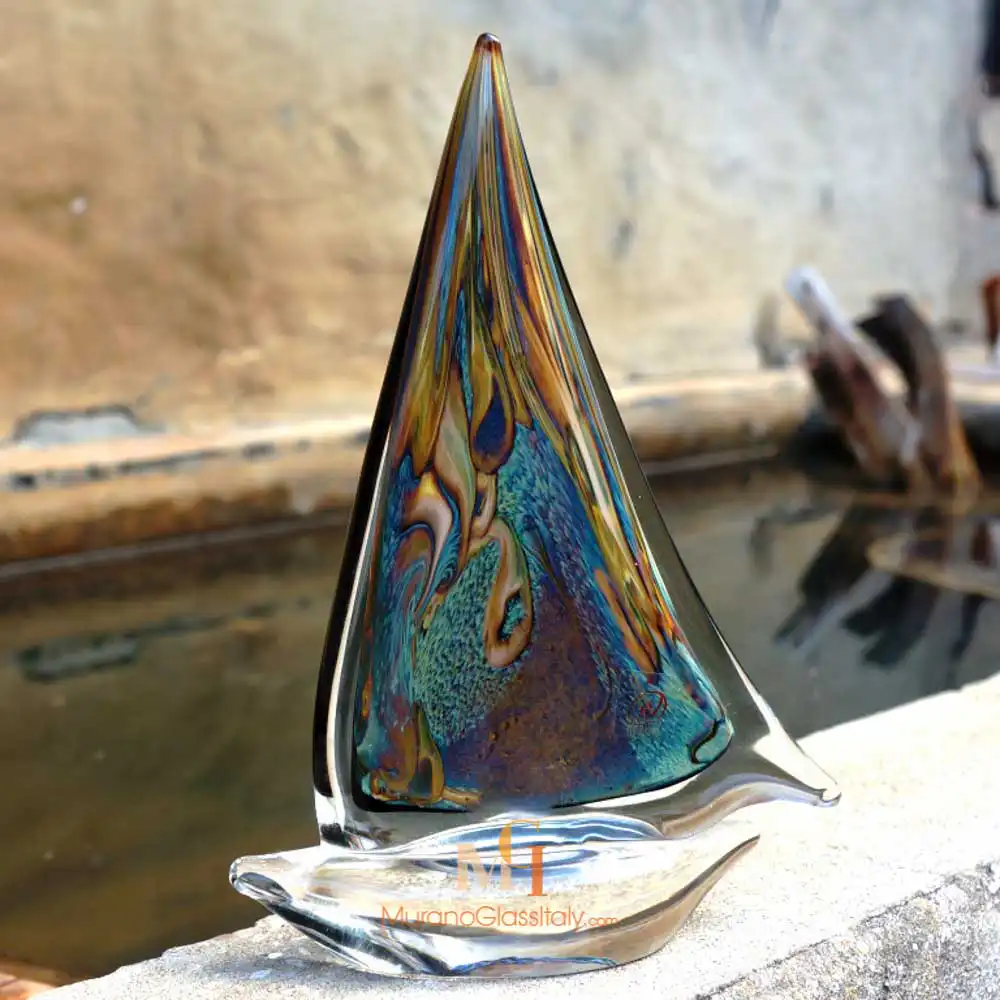 Barca_caledonio_side