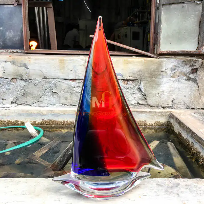 Gloria – 水晶帆船工艺品 – 产品背面图