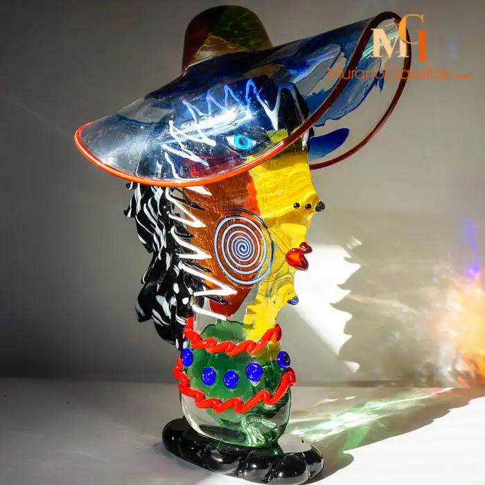 Chanel – 彩色水晶玻璃雕塑 – 产品侧面图