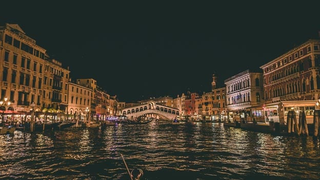 Guide to Venice Nightlife and Bars - Muranoglassitaly Guide